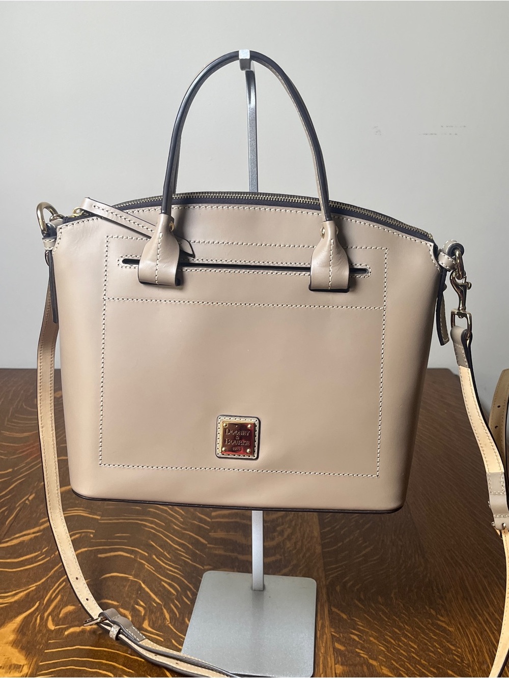 Dooney & Bourke Beige Leather Beacon Domed Satchel Crossbody Shoulder COA.